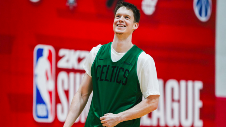 Шульга підписав двосторонній контракт з Бостоном